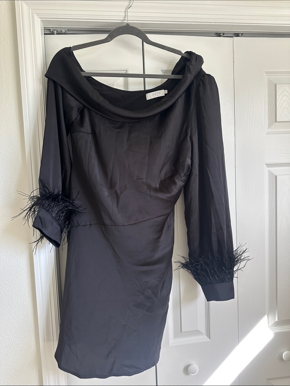 Astr Black Off-Shoulder Feather-Cuff Long Sleeve Dress